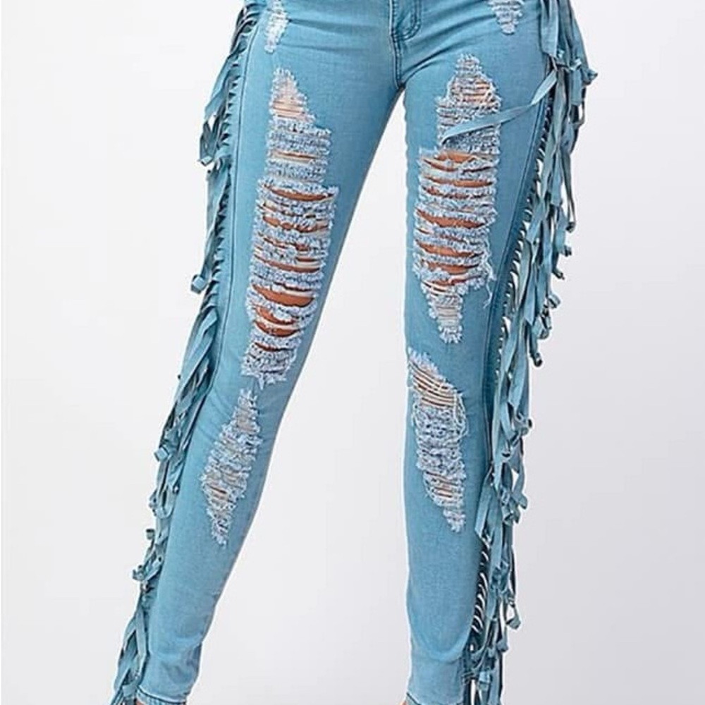 Chic Distressed Blue Skinny Jeans with Fringe